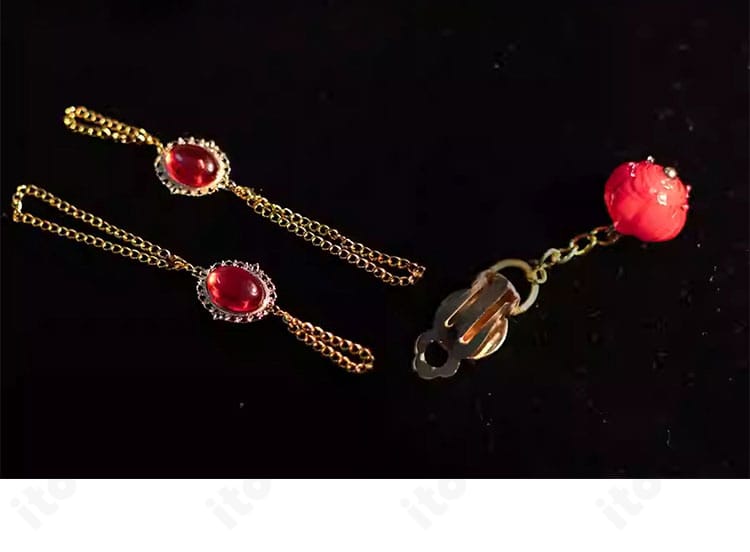 愛城華恋 千夜一夜物語ver.コスプレの耳飾りディテール。作品モチーフを感じるアクセサリーを立体的に再現。