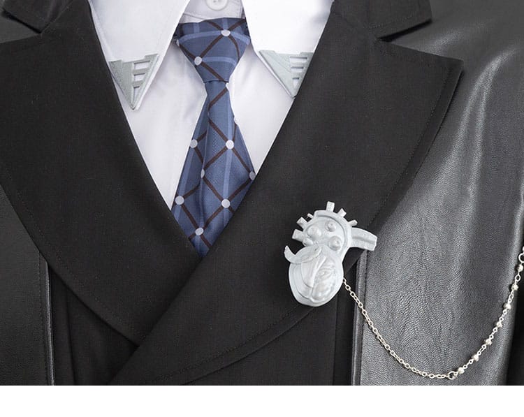 レイ衣装の上衣装飾と刺繍のクローズアップ。精緻で上品な意匠が見える。