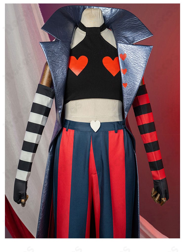 ディテール接写：ヴェルヴェット衣装の装飾パーツを拡大。配色切替と意匠の作り込みが見える。