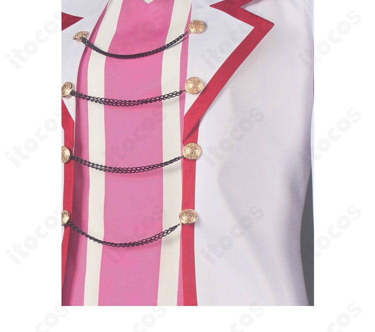 コートの襟元装飾ディテール。襟の形状と刺繍風デザインの質感が伝わるアップ画像。