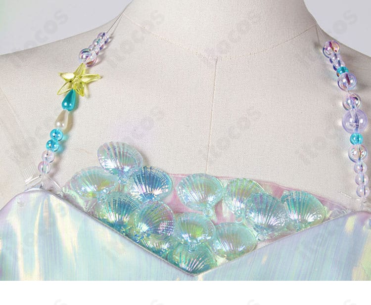 無期迷途 L.L. コスプレ衣装 襟元の貝殻モチーフ装飾アップ。質感と造形の再現度を示す。