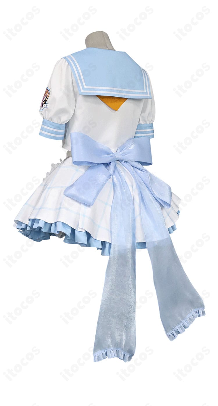 背面全体。霞沢ミユ衣装の大きな蝶結びとスカートの落ち感が分かる背面ショット