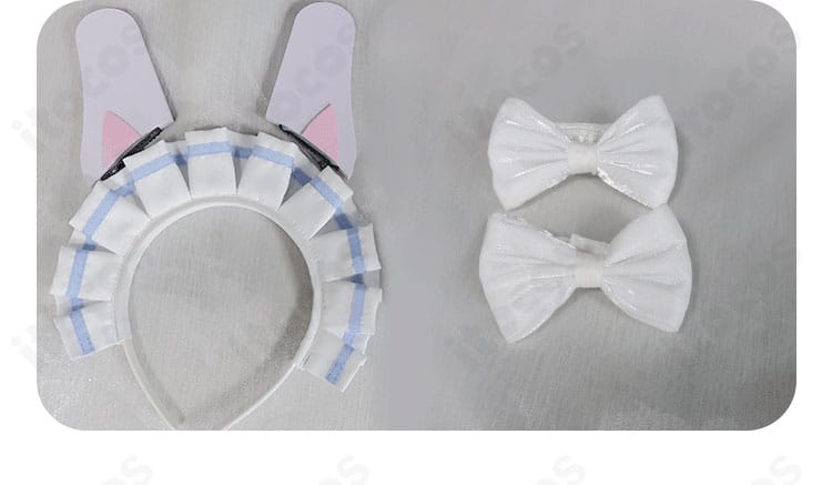 頭飾りのアップ。カチューシャと耳の質感・固定土台が分かるディテール