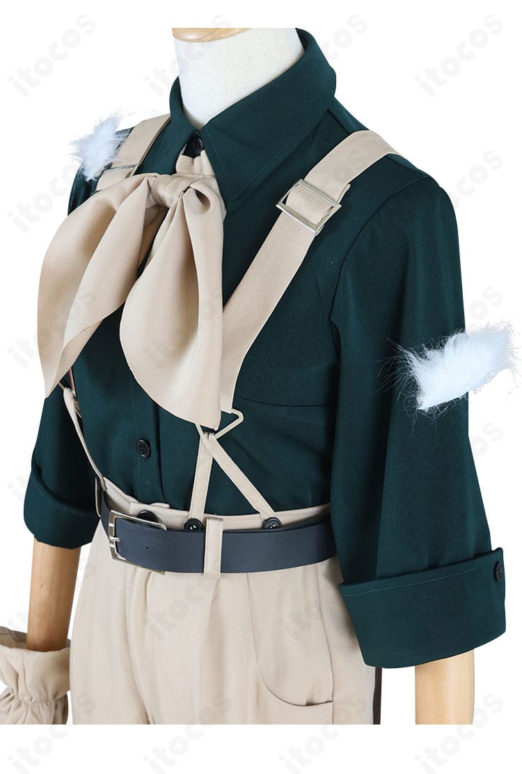 探鉱者コスプレ肩袖ディテール。肩の装飾と袖口の仕上げ、ステッチ感を映した近接ショット。