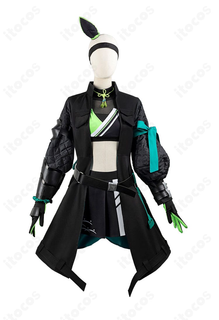 ヤエノムテキ 黒将Zen 勝負服の正面全体。黒×金の配色と紐飾り、胸元の意匠が明瞭にわかる。