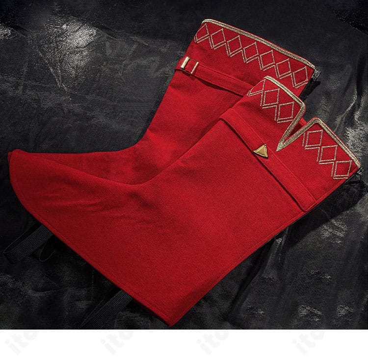 イタカ衣装に合わせた靴カバー（別売り）着用イメージ、全身の統一感を演出