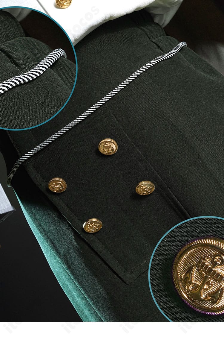 騎士コスプレ衣装のズボン装飾。紐とボタンのデザインで統一感を演出。