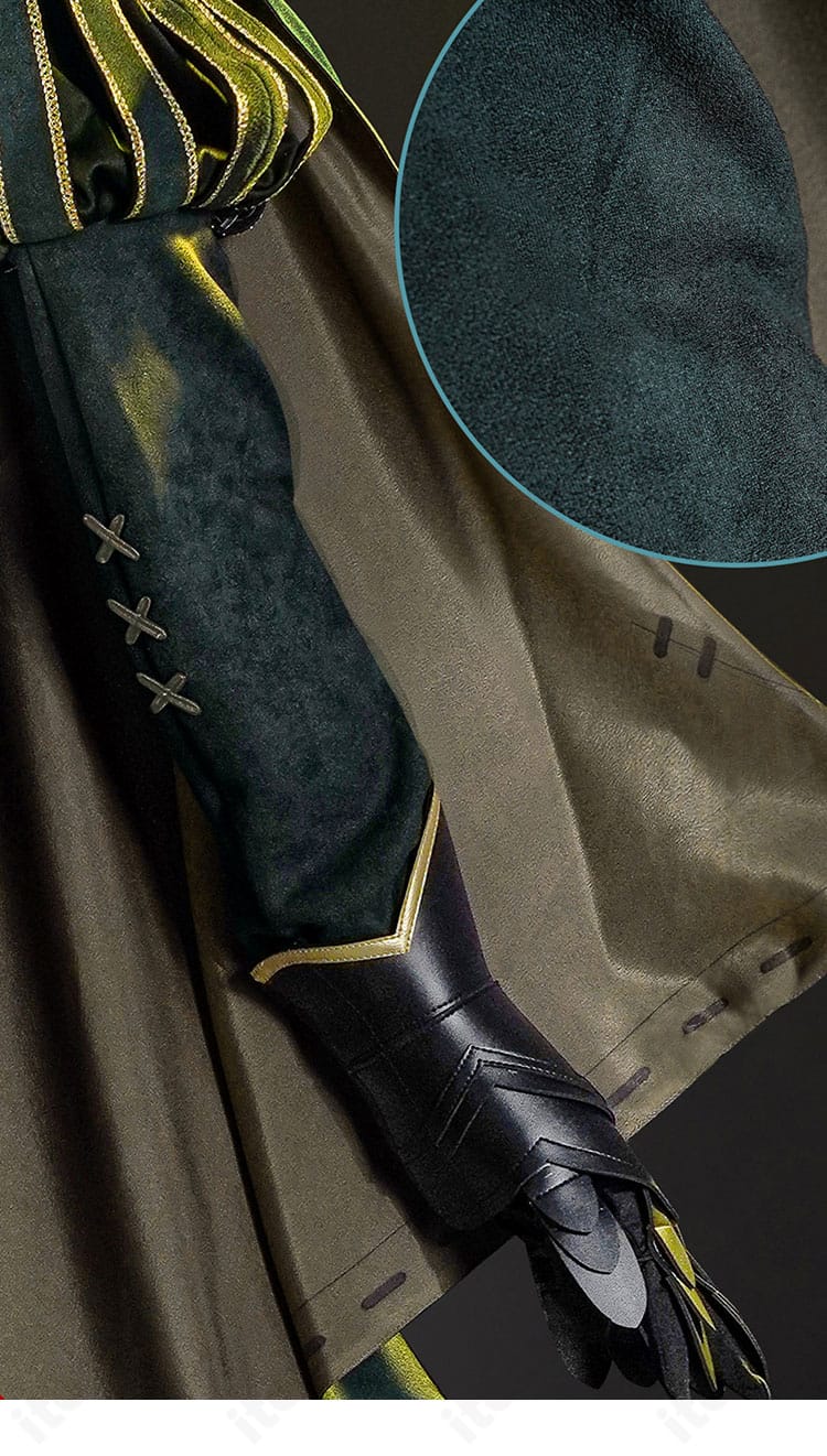 騎士コスプレ衣装の袖口ディテール。エレガントな刺繍風装飾と丁寧な縫製。
