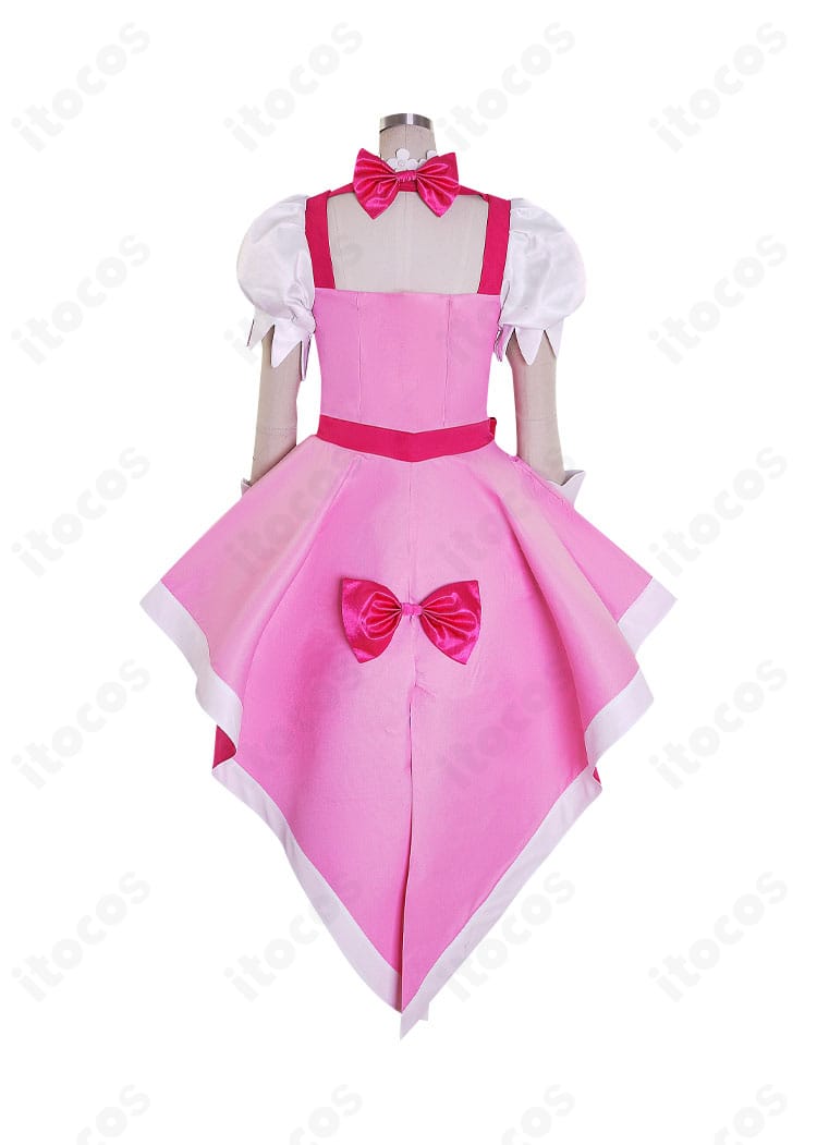 キュアフローラ衣装の背面。背中の装飾とリボン、裾のラインまで丁寧に再現されたデザイン。