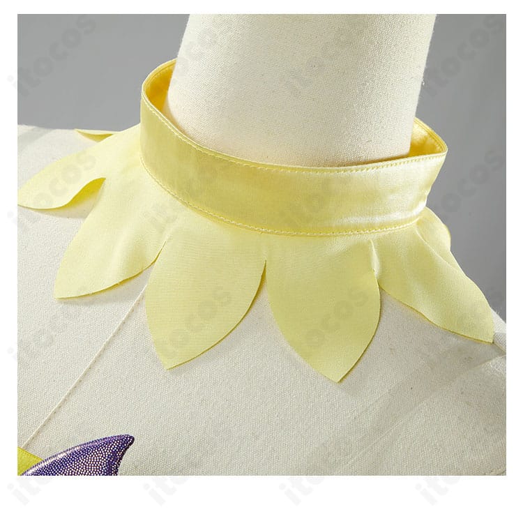 首飾りのアップショット。上品な装飾でトゥインクルらしい輝きを表現