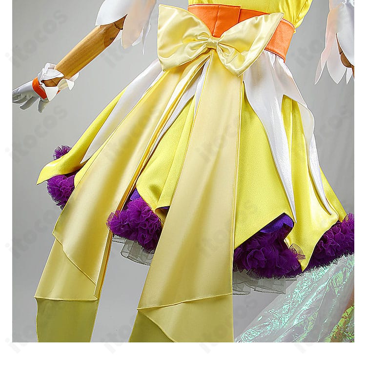 背面の大きな蝶結び装飾を中央に据えたアングル、シンボリックなデザイン