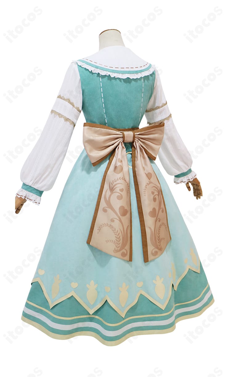 ライスシャワー勝負服コスプレ背面。背部の大きなリボンと後ろ開き仕様、スカートの落ち感を示す。