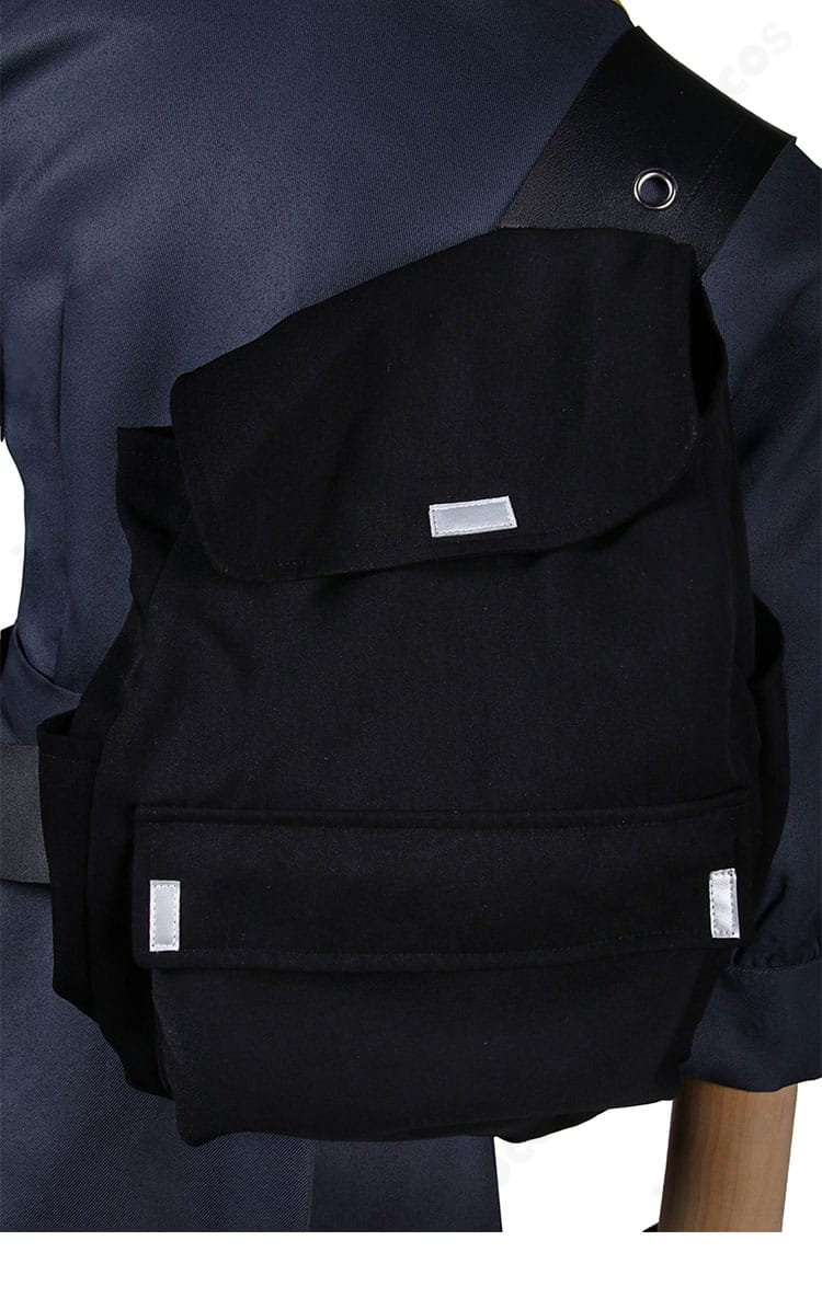 フランカ衣装の背中装飾。バックパック風の意匠でフランカらしさを表現したデザイン