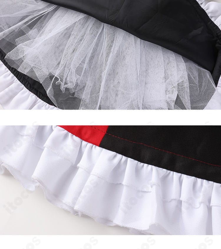 スカート部分の装飾クローズアップ。フリルとリボンが写真映えするディテール