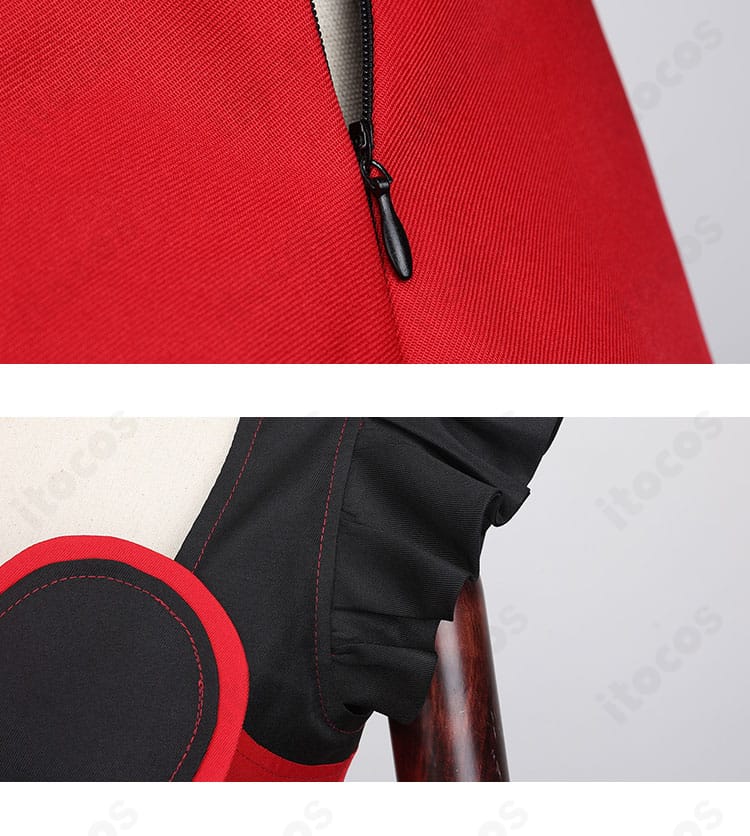 チェーン飾りと袖口装飾のアップ。金属調パーツと袖デザインの質感が伝わる画像