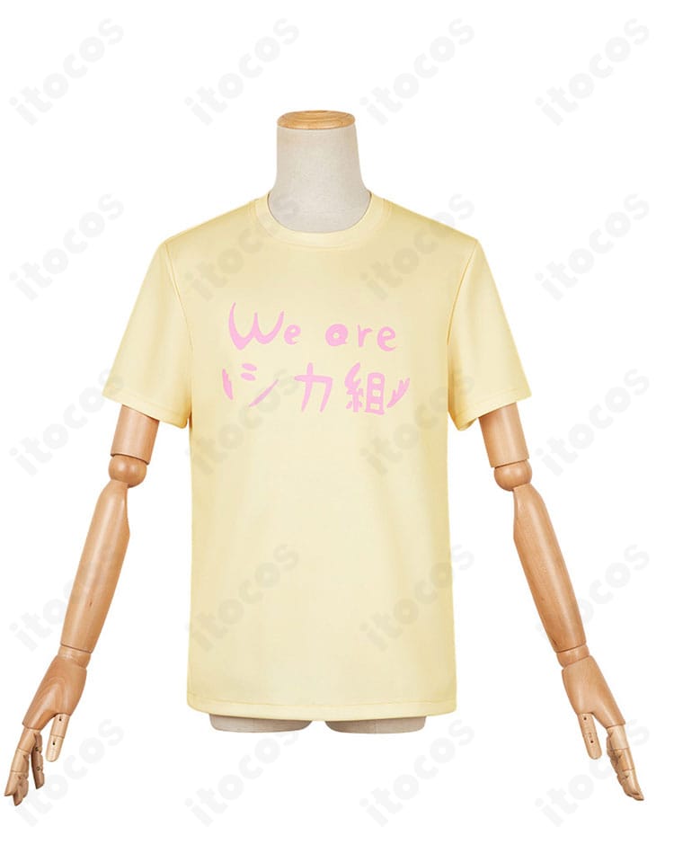 鹿乃子のこ シカ組Tシャツの全体像。シンプルなシルエットに刺繍アクセントが映える高再現デザイン。