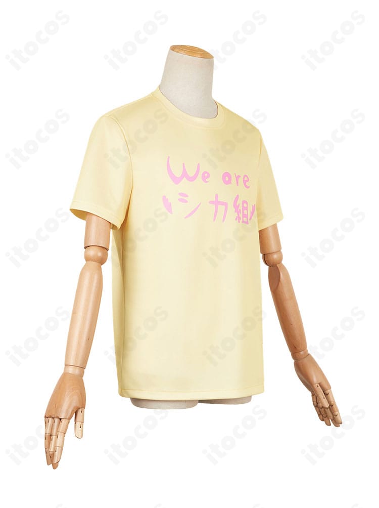 鹿乃子のこ シカ組Tシャツ右側ディテール。袖口や脇線の仕上げが整い、快適な着心地をサポート。