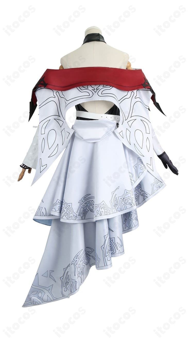 エリザベス・ローズ・ブラッドフレイム 衣装の背面。マントの落ち感と背中の装飾デザインを確認できる。