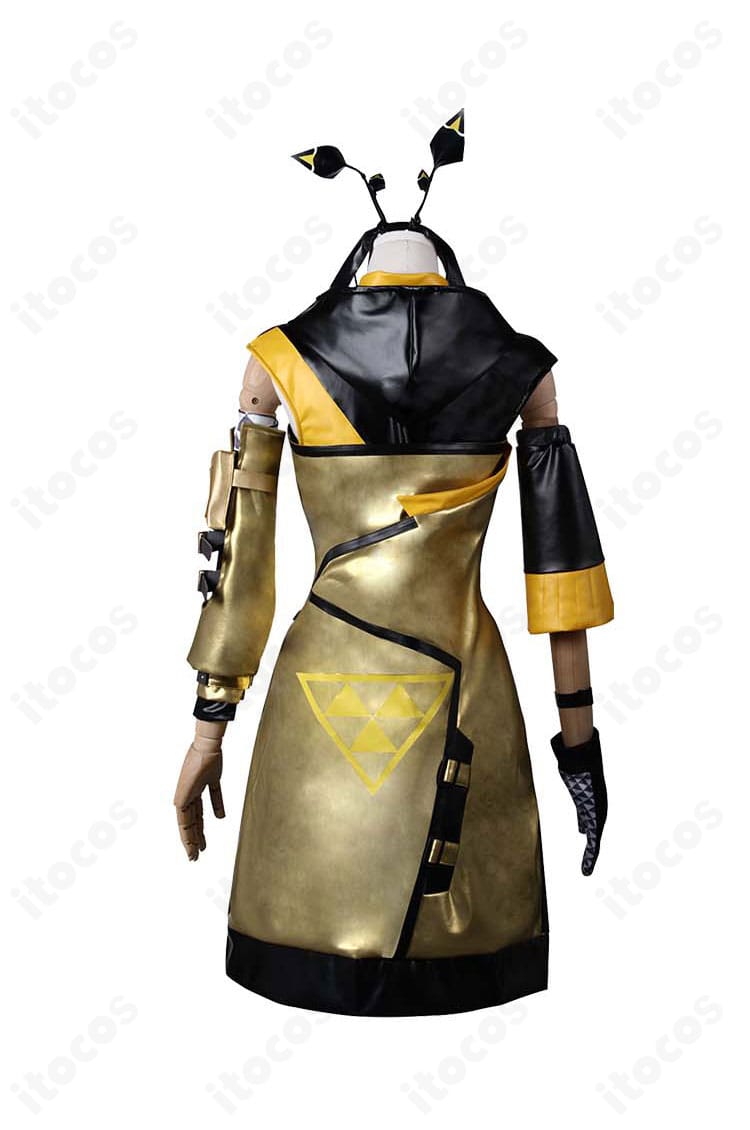 ウィーディ衣装の背面ビュー。バックパネルやストラップ構成、尻尾アクセの取り付け位置が分かる画像。