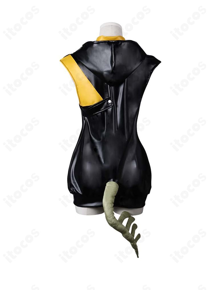 ウィーディ衣装のインナー背面ディテール。背中心の縫い合わせと可動域を考慮した仕立ての拡大写真。