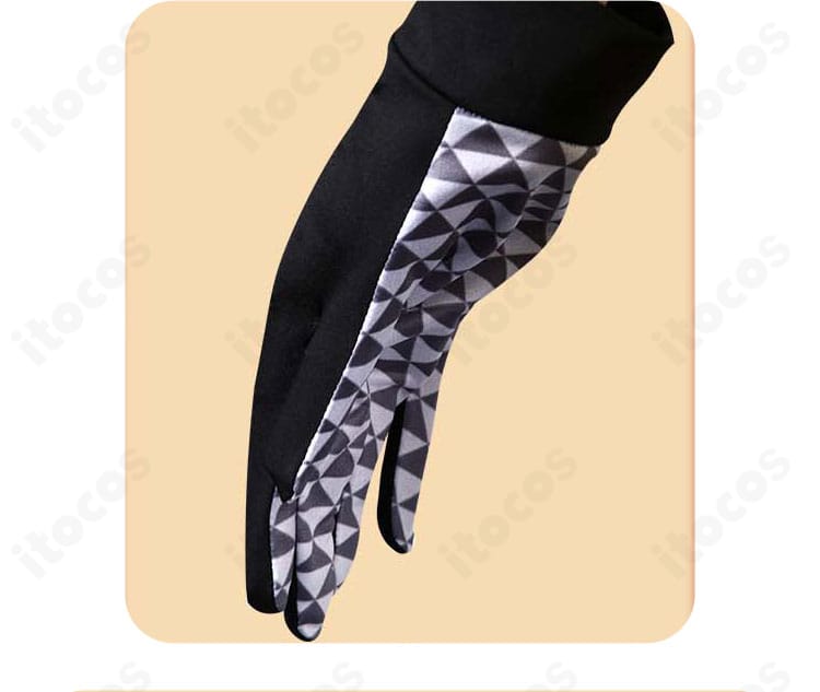 ウィーディ衣装の手袋ディテール。縫い目の丁寧さと指先のフィット感を示す拡大写真。