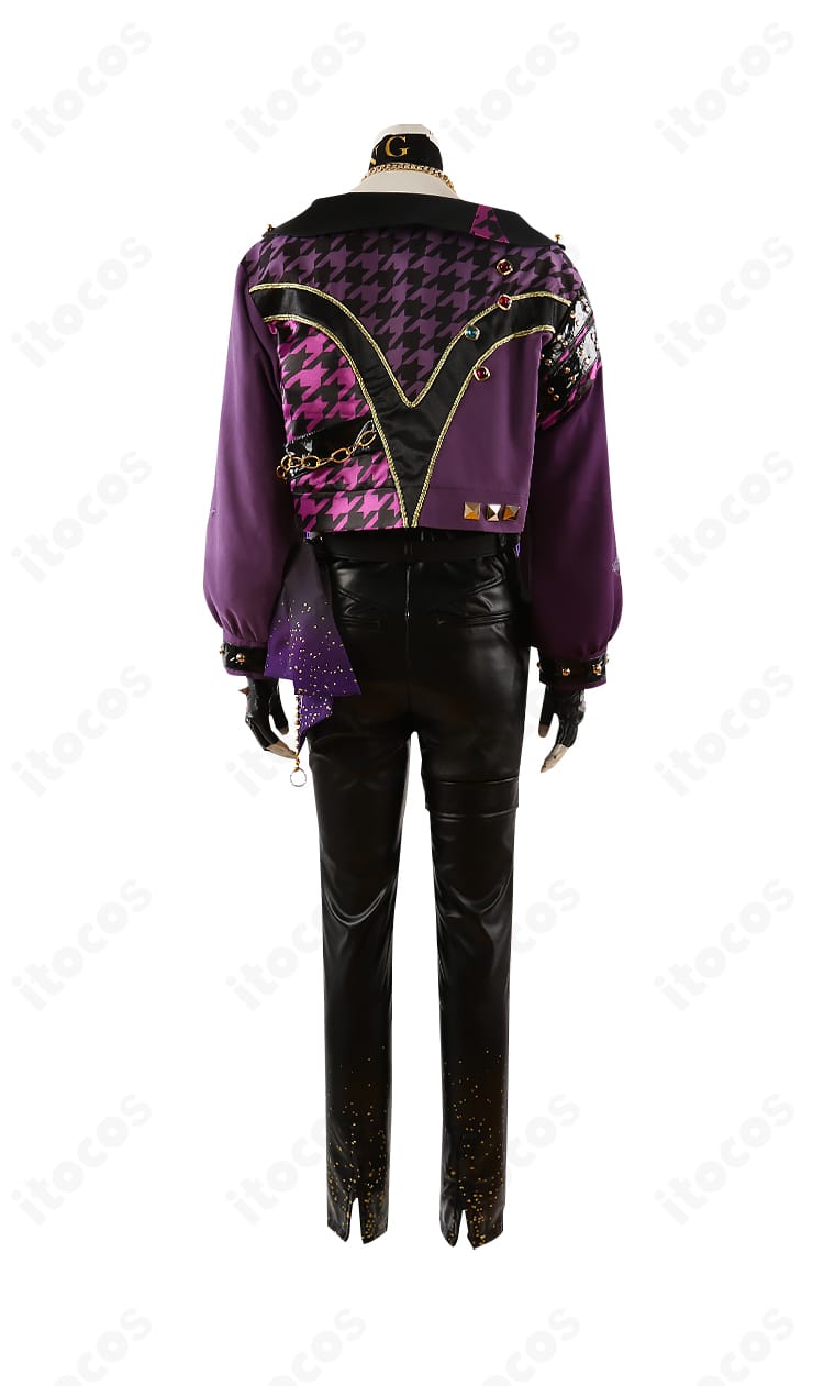 乙狩アドニス SWING NIGHTコスプレ衣装の背面全体。コートのシルエットと背面装飾の配置がわかる