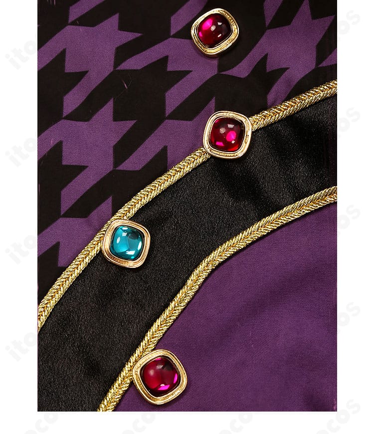 背面の宝石風装飾ディテール。光の反射と固定パーツの構造がわかる