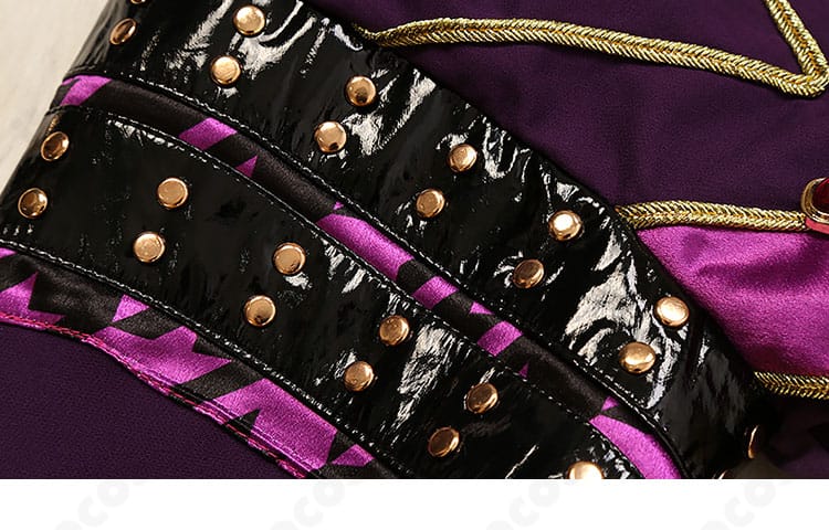 右袖装飾のクローズアップ。装飾パーツの固定と色味の再現度を示す