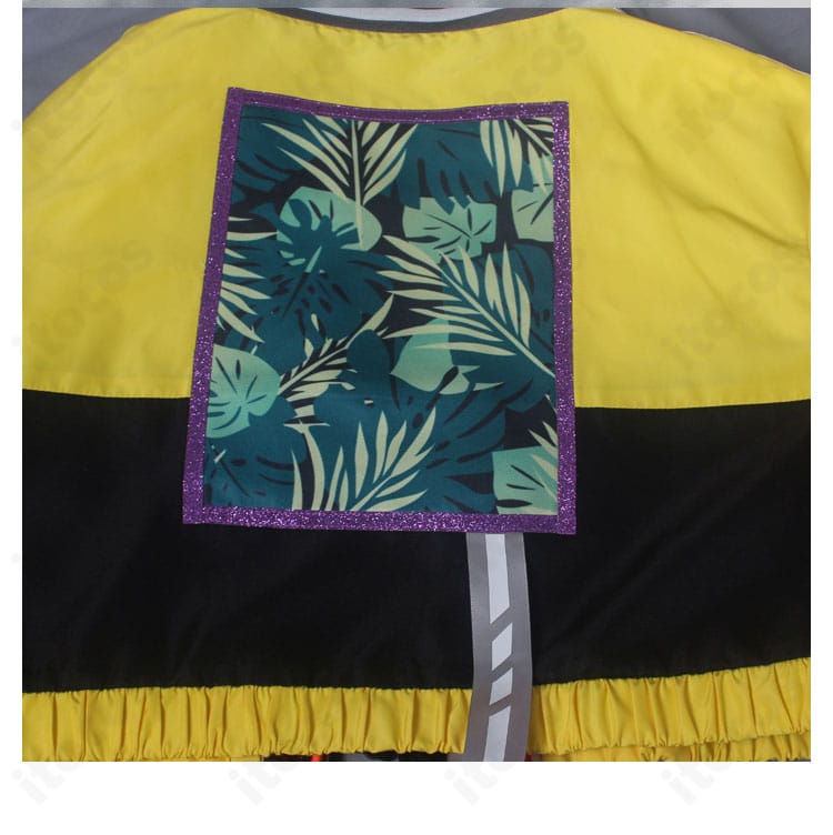 背面全体：コートの後ろ身頃と装飾配置が分かるホットリミット衣装のバックスタイル