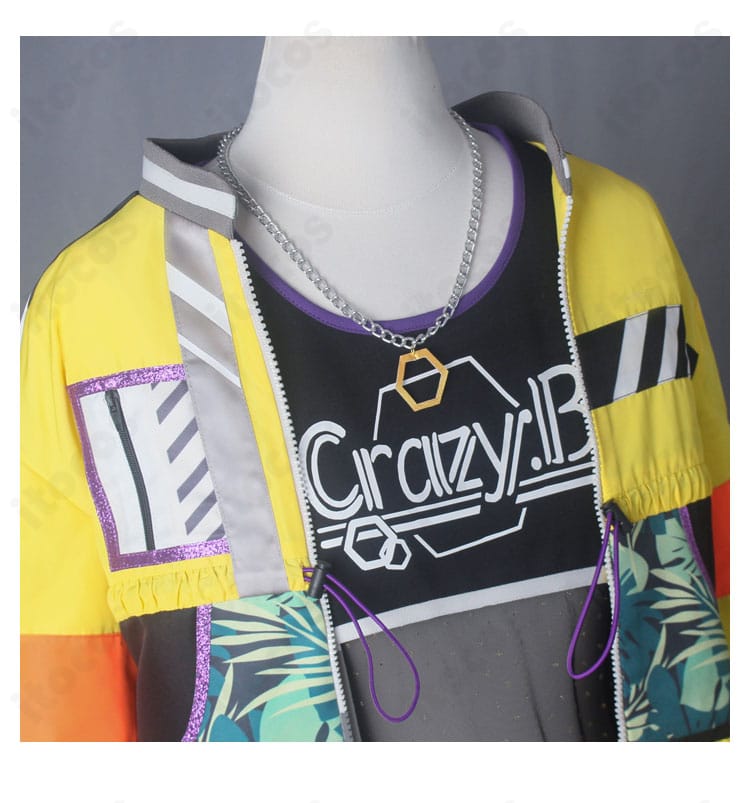 上衣装飾のクローズアップ：襟元から胸元の装飾とステッチ、ホットリミット衣装の精緻な作り