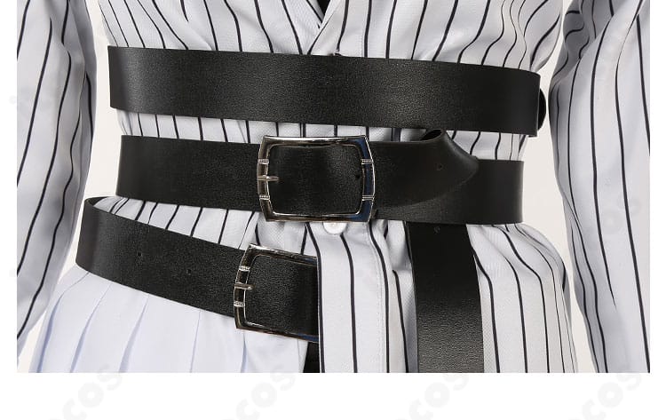 腰ベルトと胸ベルトの金具・合皮質感・装着位置のアップ