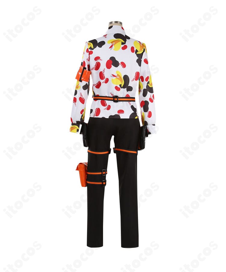 ジェイド・リーチ コスプレ衣装の背面。コートのラインと背面装飾、ベルト取り回しの確認画像