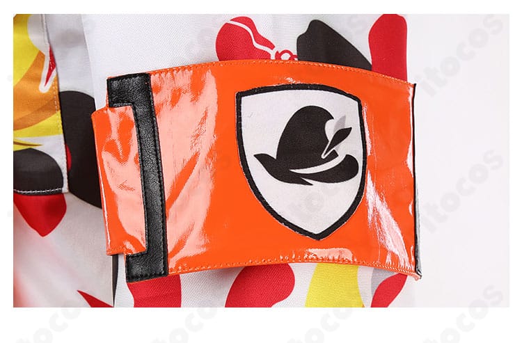 肩と袖の切替デザイン拡大。ステッチワークと生地コントラストで再現度を高めた部分