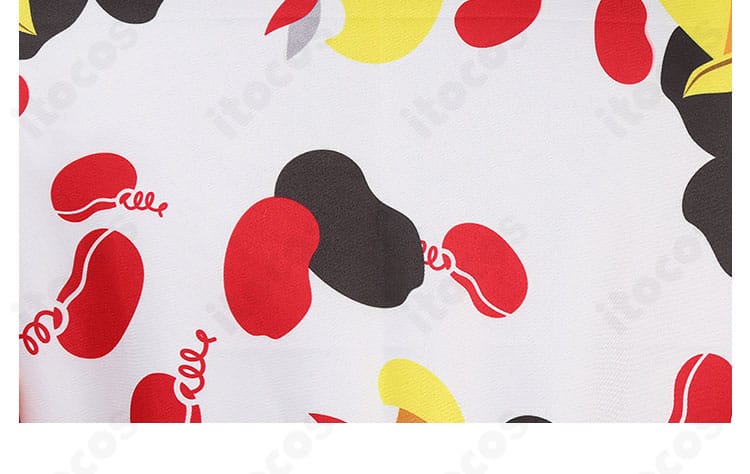 コートのグラフィティ風装飾ディテール。ツイステ世界観を反映したユニークな意匠表現