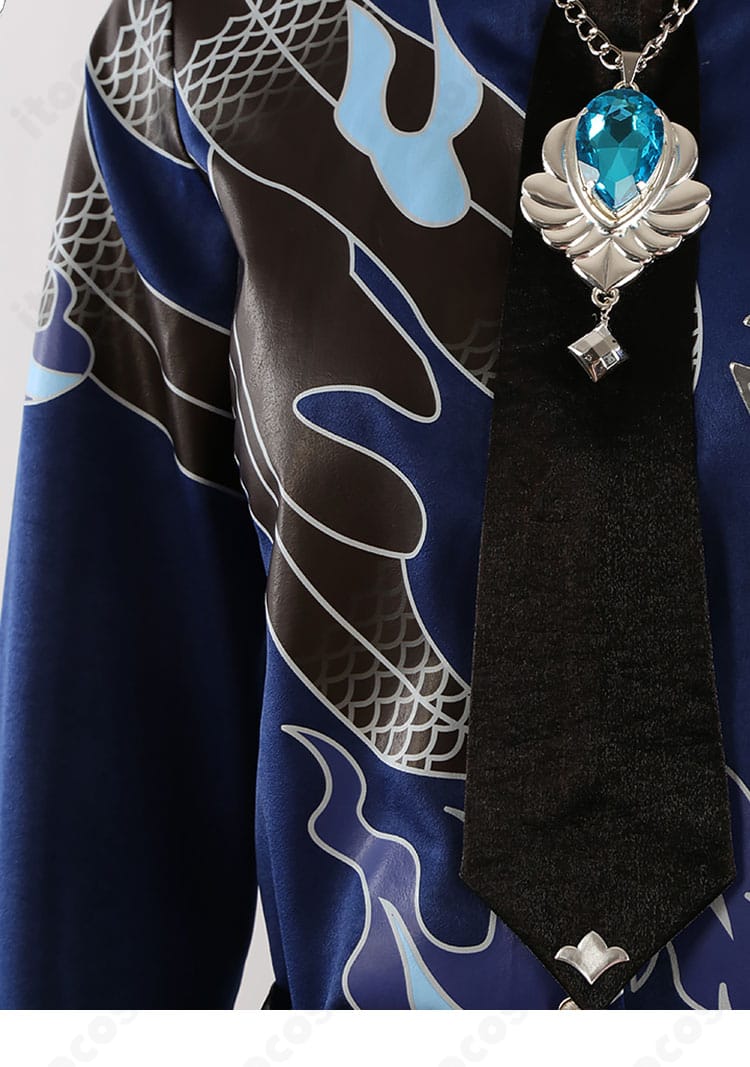 ネクタイ装飾ディテール・結び目とチャームの構成