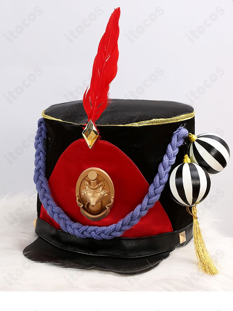 帽子のクローズアップ。素材感とブレード装飾、輪郭の美しさが伝わるディテール画像。