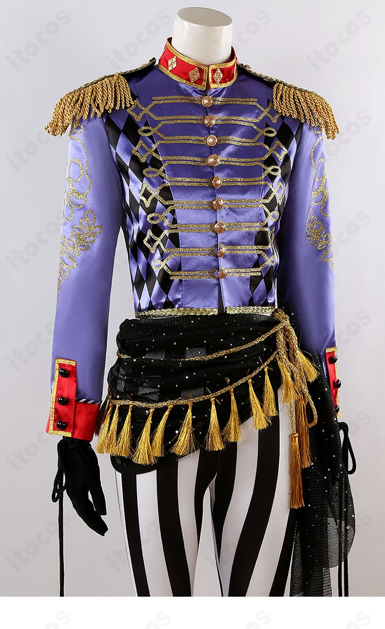 装飾ディテールの接写。刺繍やメタル調パーツ、縁取りの質感を強調したカット。