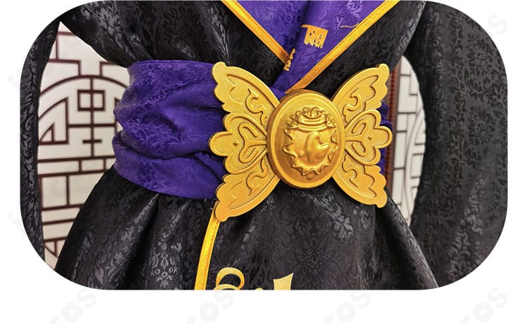 ツイステ 式典服コスプレ 腰布・コルセットベルトの装飾。特徴的な意匠を忠実に再現。