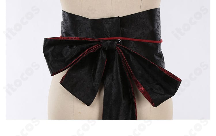 腰封部分の拡大。精緻な仕上がりでコーデ全体に統一感を与える重要パーツ。