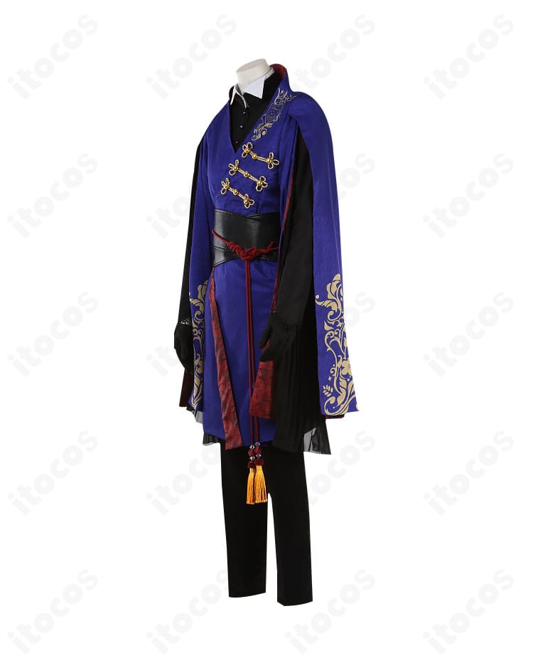 左側面のディテール。袖と腰飾りの配置、装飾の精緻さを強調したカット。