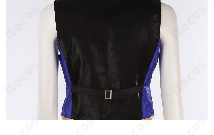 ベスト背面の調節帯と装飾ラインの近接