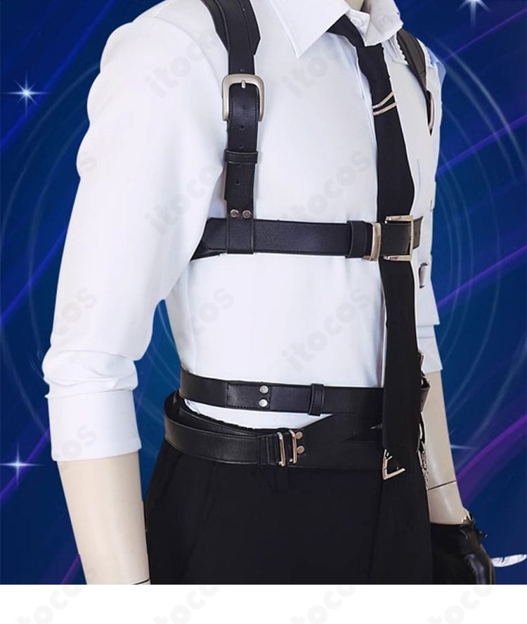 右肩の装飾ディテール。ステッチラインと切替の精緻さを示すクローズアップ