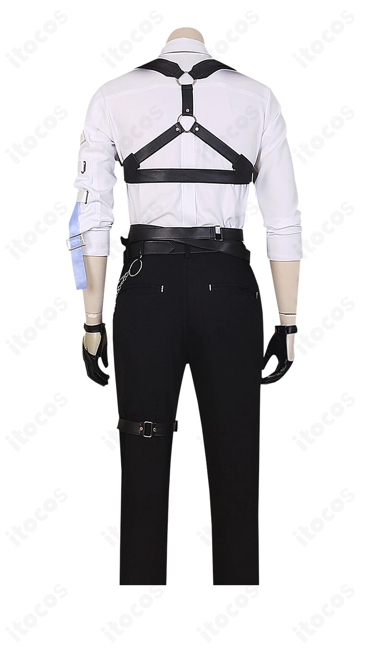 背面全体。バックベルトと背面装飾の配置、シルエットの落ち感が分かる画像