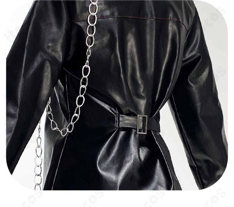 背面装飾の配置とライン取りを確認できる背面ディテール