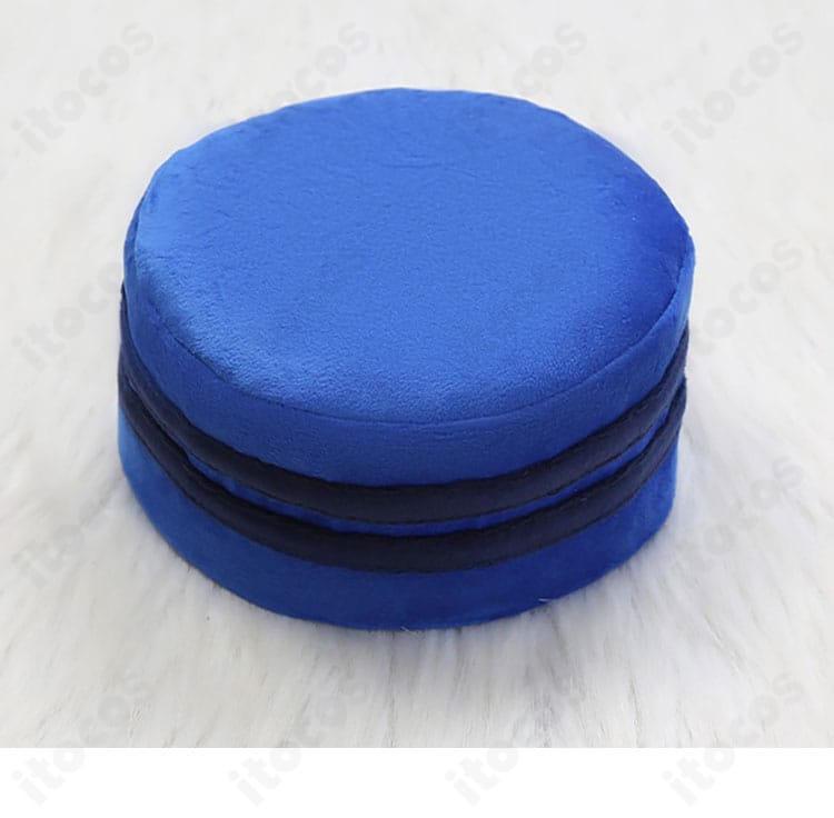 結城理コスの帽子とアクセント小物のクローズアップ