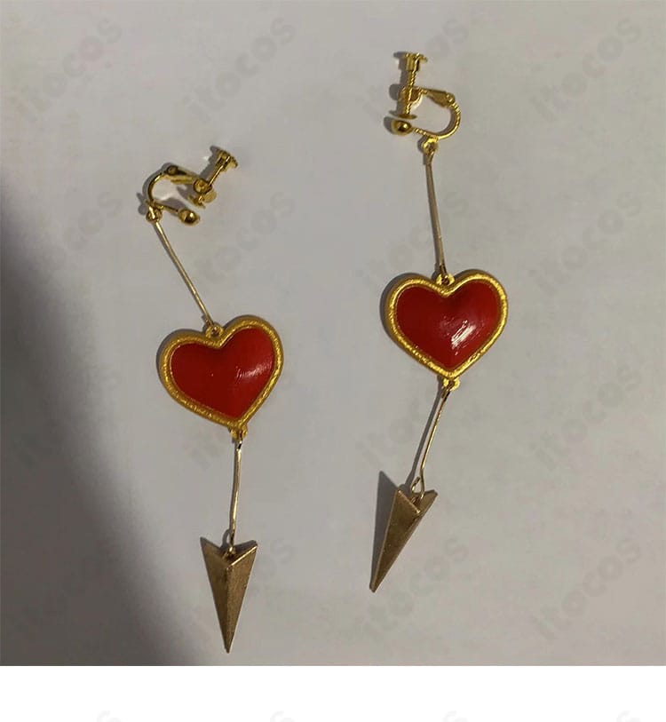 クーリア・ノノア コスプレ衣装の耳飾り詳細。形状、留め具、カラーリングの近接画像