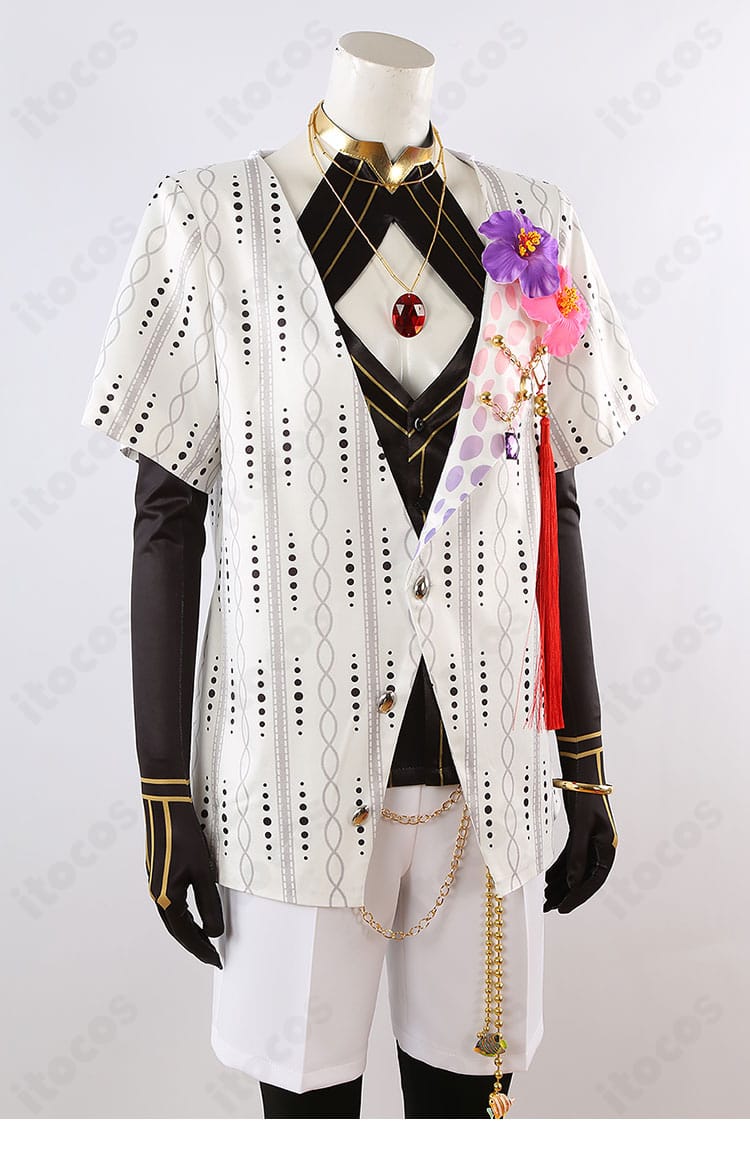 カルナ衣装のネックレス装飾クローズアップ。金具の質感とトップの形状を強調したディテール画像