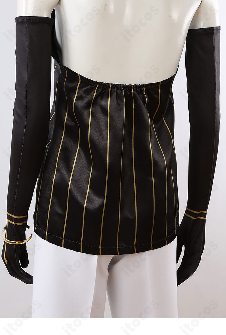 インナー背面の細部。縫い代処理や背面のラインが分かるディテール画像