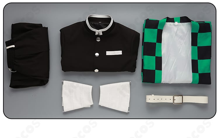 鬼滅の刃 竈門炭治郎 コスプレ衣装のセット内容一覧。羽織・上着・ズボン・ベルト・脚絆が並んだ確認用画像です。