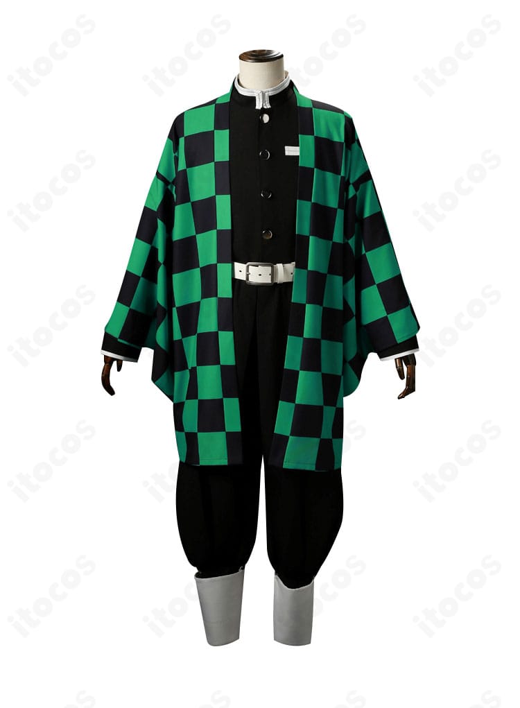 鬼滅の刃 竈門炭治郎 コスプレ衣装の細部接写。ボタン周りや縫製、刺繍風意匠の仕上がりを強調した画像です。